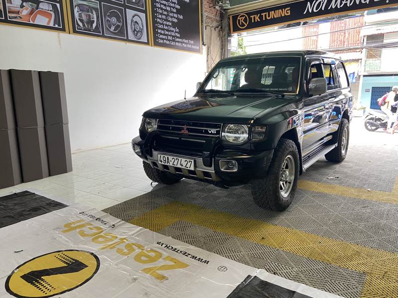 lắp màn z800+ cho xe pajero sport